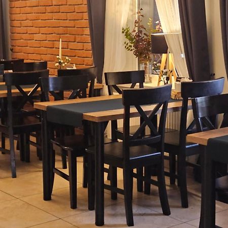 Gosciniec Pod Lilijka Hotel Podzamcze  Bagian luar foto